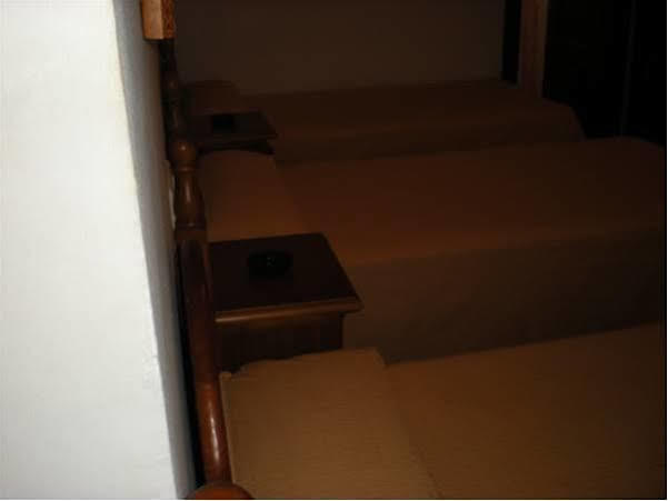 Hostal La Hispanidad Malaga Exterior photo